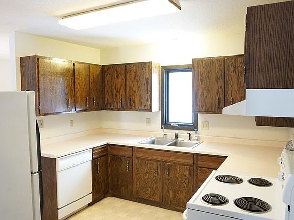 5th image of 1318 Park Ln