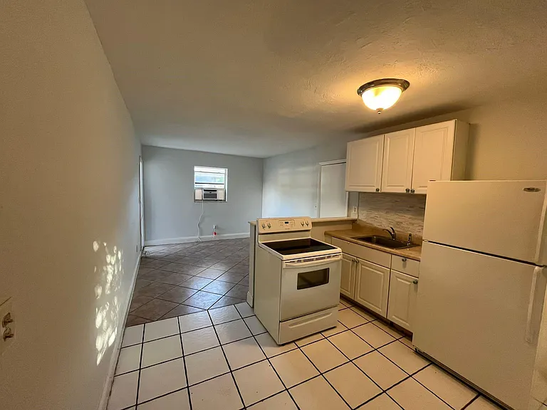 2318 Van Buren St #1 — Photo 7