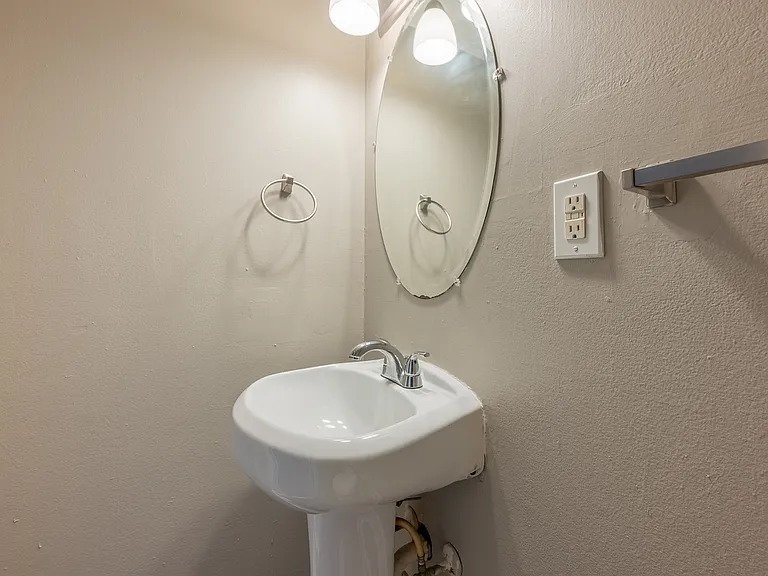 Willow Ridge Apartments — Photo 9
