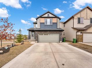 2101 N Luxstone Blvd SW, Airdrie, AB T4B 0H4