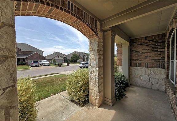 4th image of 1015 Preserve Pl