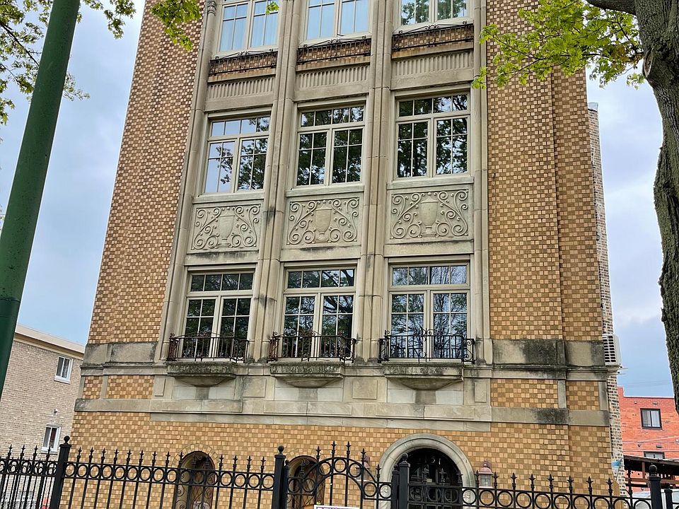 1st image of 2151 W Granville Ave #G