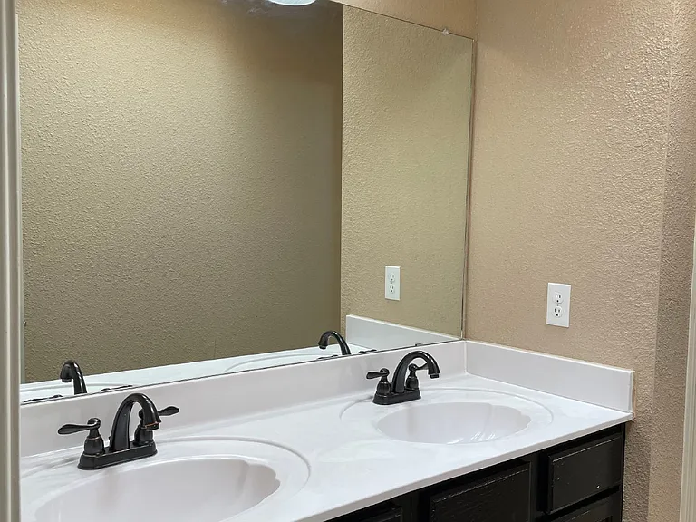 12960 Cozy Cove Ave — Photo 4
