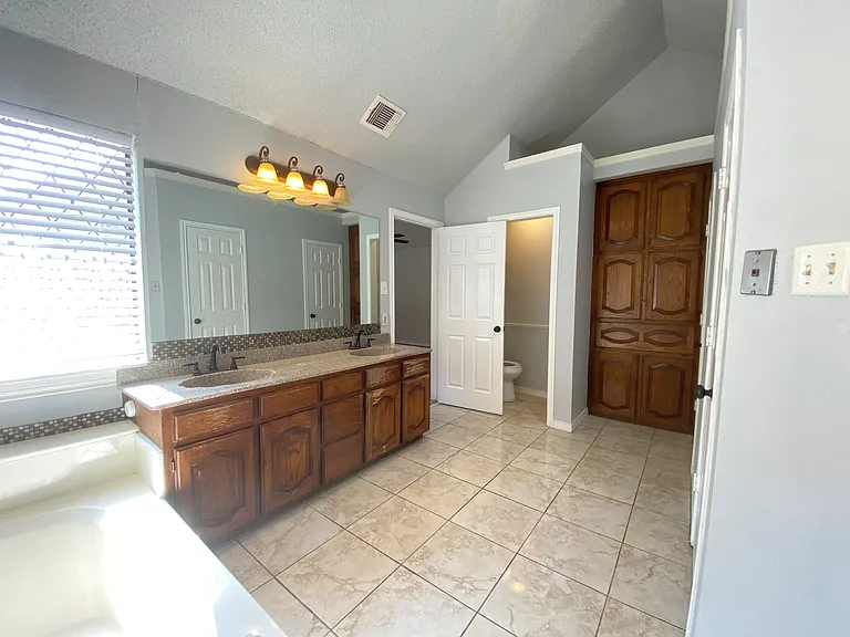 4131 Crossgate Ct — Photo 18