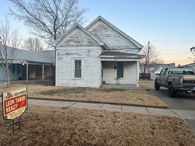 1st image of 627 N Lincoln Ave