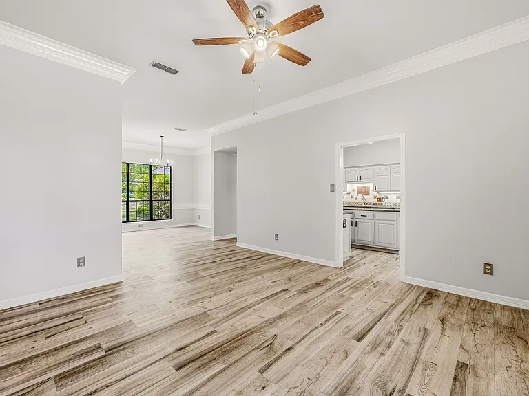 6023 Melrose Cir — Photo 9