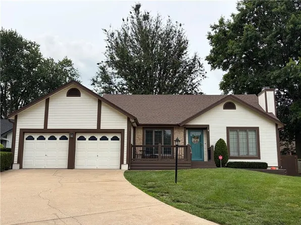 5743 Willow Ave, Raytown, MO 64133