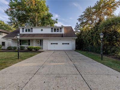 22831 Esther Ave, Fairview Park, OH, 44126