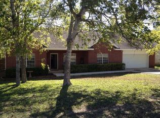 633 Center St, New Braunfels, TX 78130