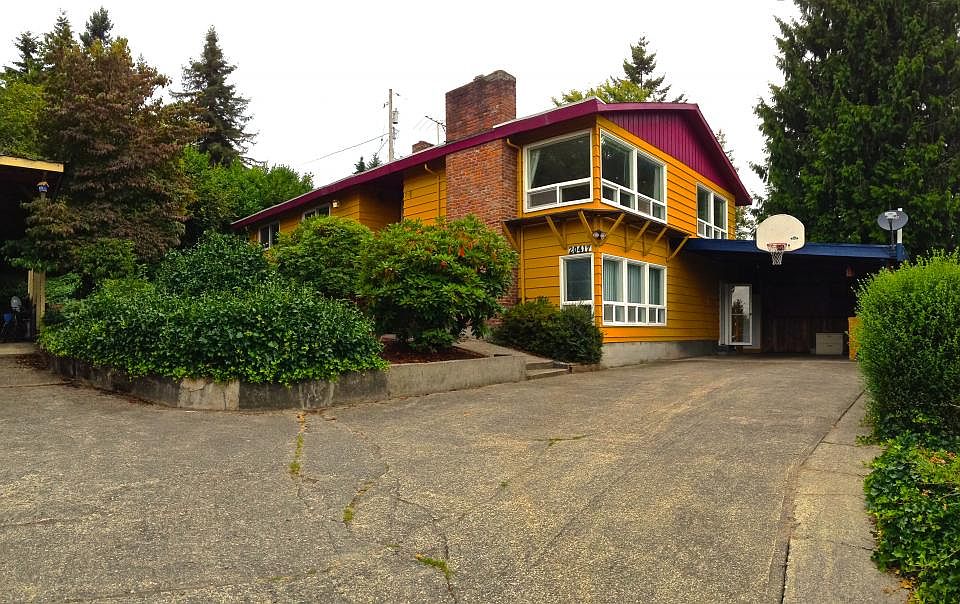 1st image of 20417 Des Moines Way S