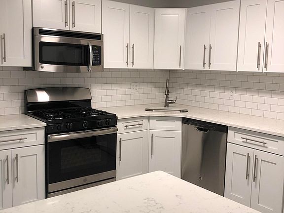4th image of 703 Zlotkin Cir APT 8