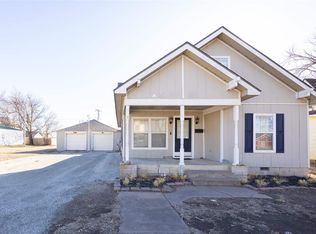 314 S Maple Ave, Newkirk, OK 74647
