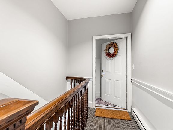 3rd image of 36 Cummings Rd APT 4