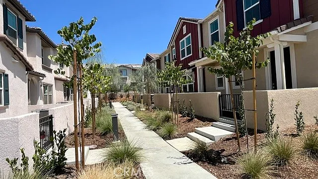 4273 E Carmel Privado — Photo 2