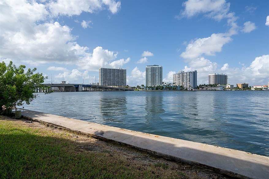 1st image of 2150 Bay Dr Unit 10-2150-10