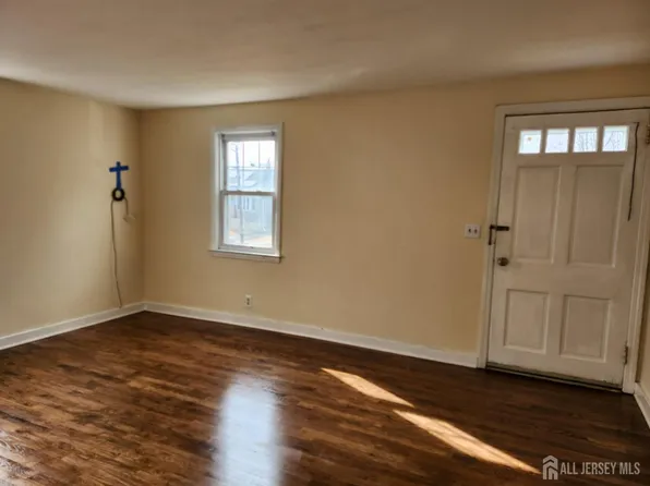 232 Stephenson Ave, Middlesex, NJ 08846