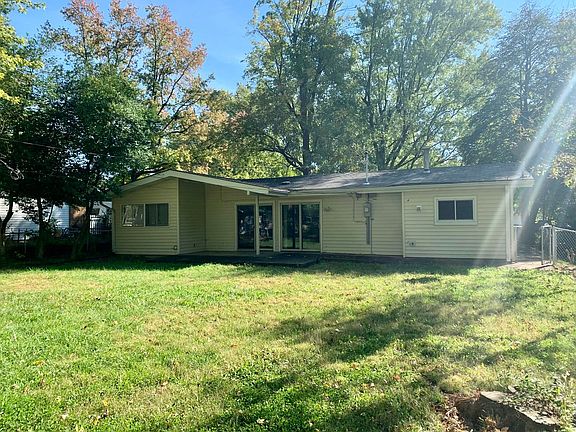 3rd image of 3115 Newgate Dr