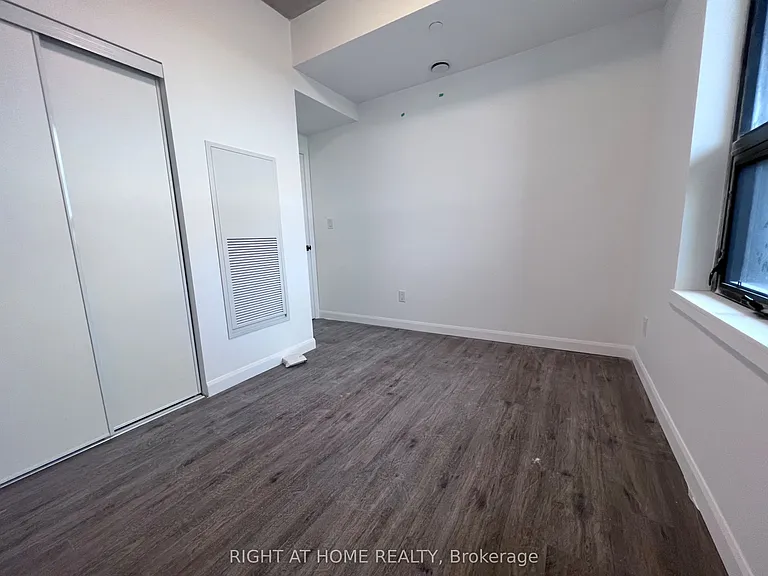 7 Erie Ave #711 — Photo 18