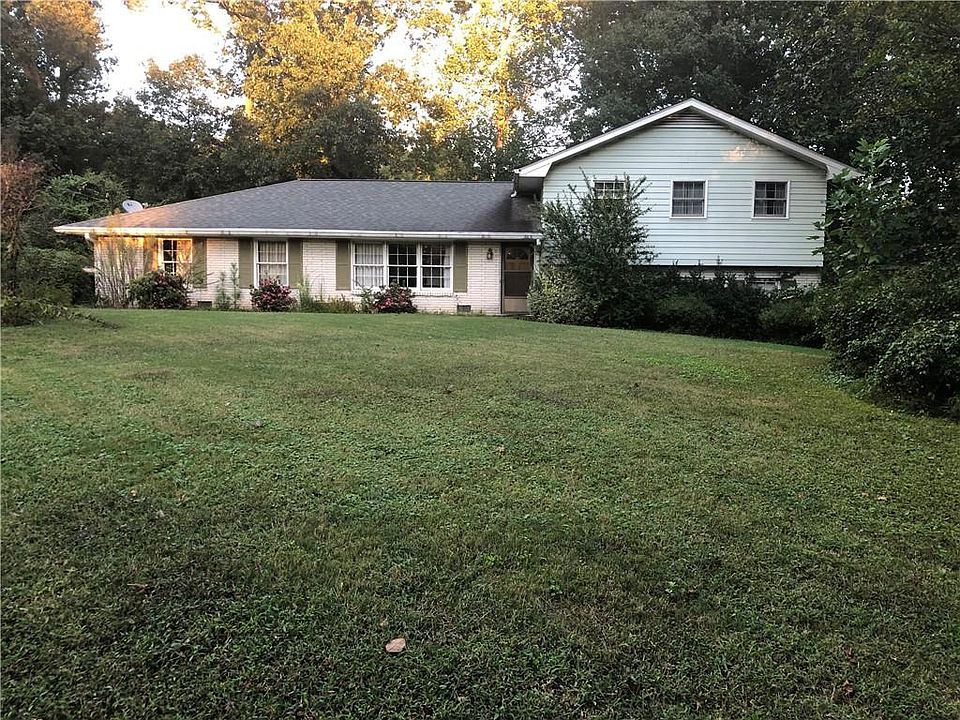 1st image of 2923 Evans Woods Dr