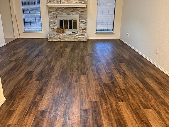 5th image of 903 Teakwood Ln