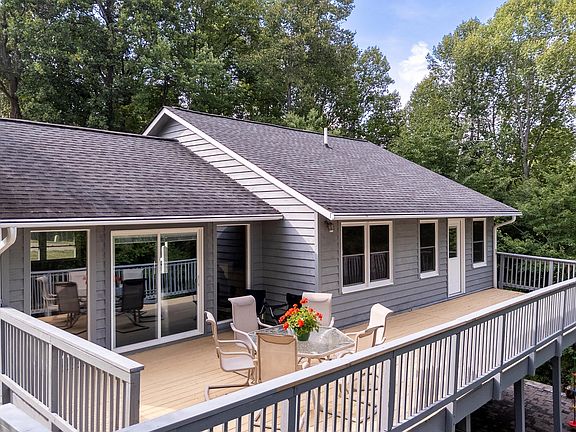 3rd image of 179 Morningwood Ln