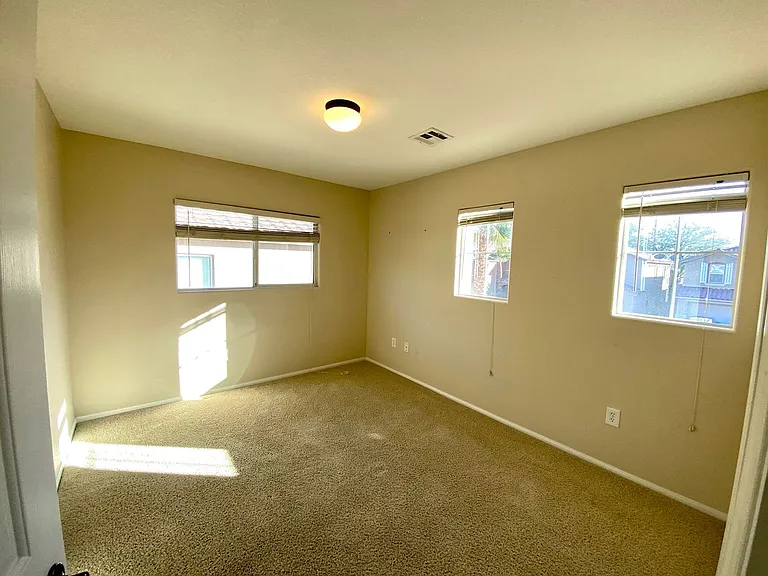 2324 Cockatoo Dr — Photo 22