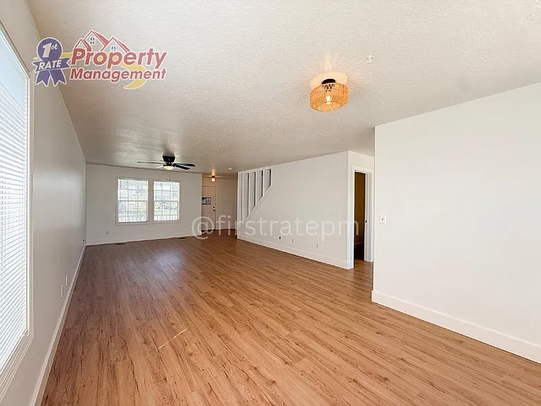 16042 N Saint Helens Dr — Photo 6