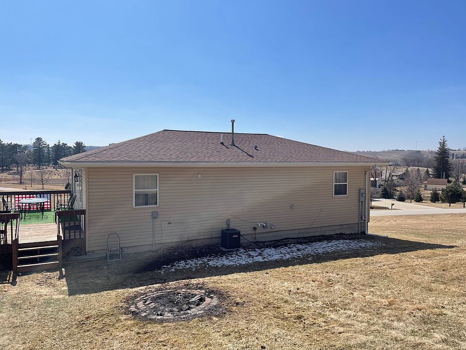 1st image of 160 Sandy Ln