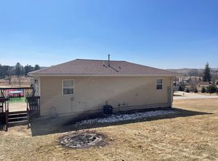 160 Sandy Ln, Clermont, IA 52135
