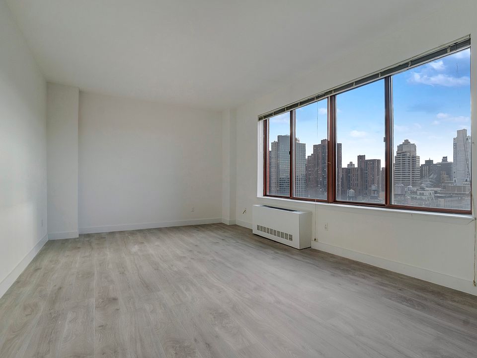 1st image of 108 E 96th St Penthouse E
