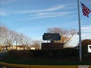 45 Fairview Cir, Middle Island, NY 11953