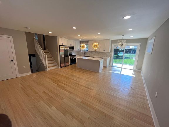 3rd image of 2107 Glendora Dr