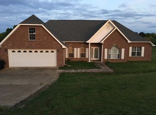 725 Clifftview Rd, Bolivar, TN 38008