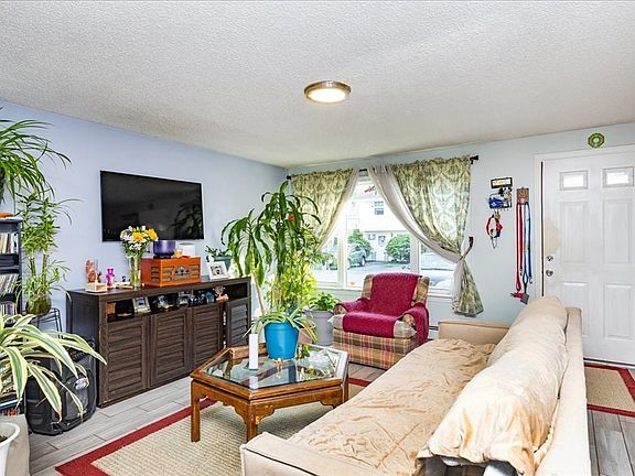 3rd image of 945 Riverside Dr APT 8A