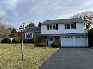 51 Friesland Dr, Churchville, PA 18966