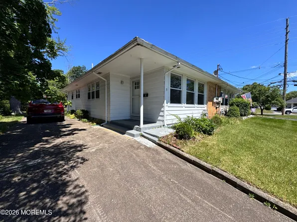 8 Palm Springs Ct, Toms River, NJ 08753