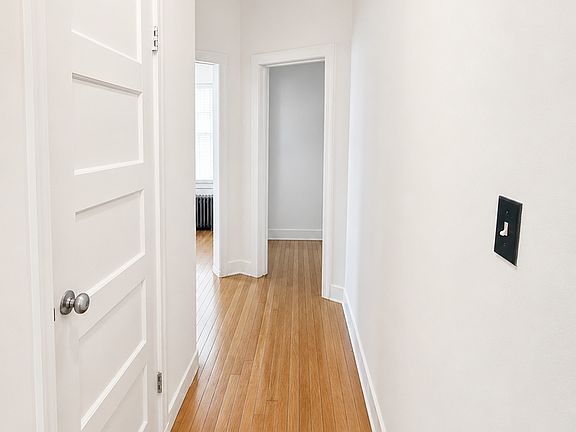 2nd image of 3755 N Seminary Ave #3S