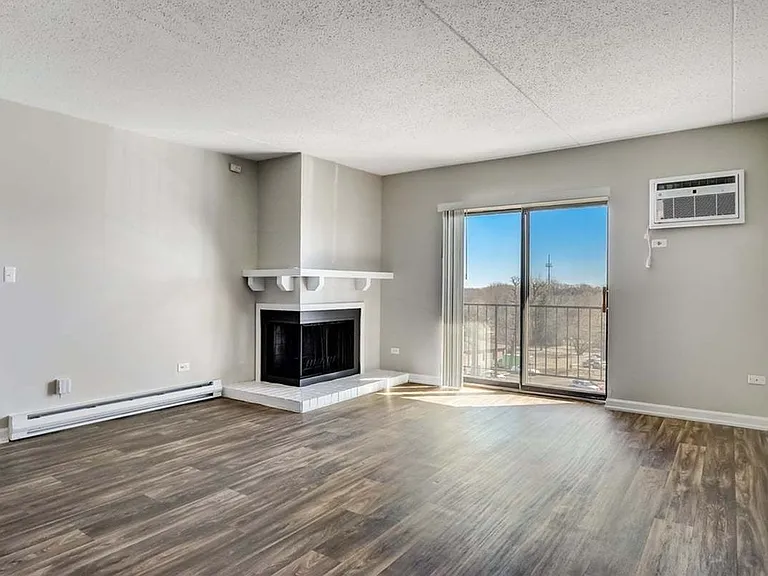 Upgraded 1 Bedroom Tower Scene Living Room