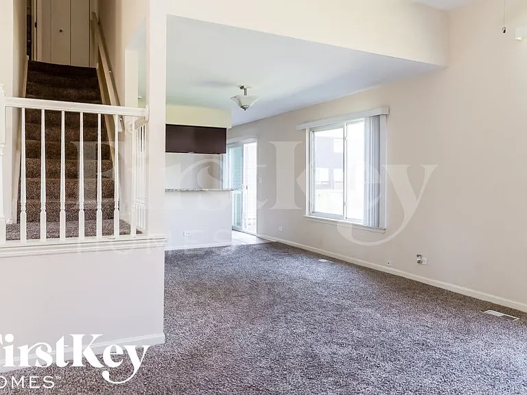 2406 Aspen Dr — Photo 3