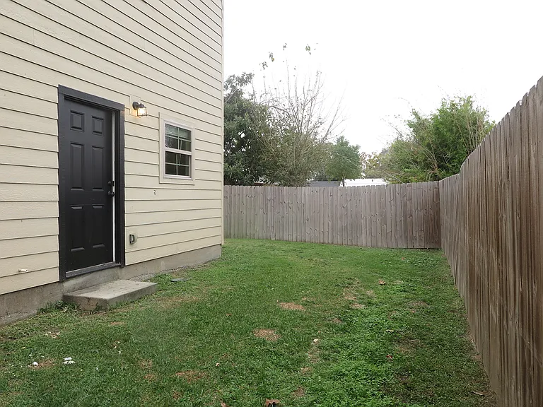 509 E Lagrange St #A — Photo 16