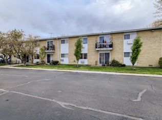 8908 Steven Dr APT 2D, Des Plaines, IL 60016