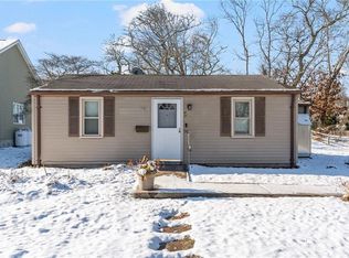 84 Oak St, South Kingstown, RI 02879