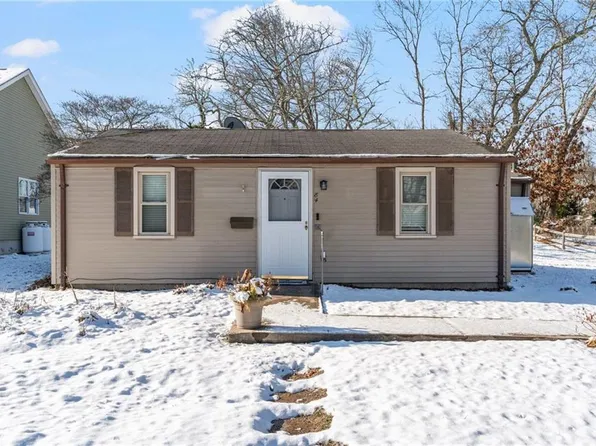 84 Oak St, South Kingstown, RI 02879