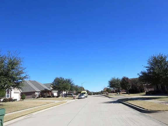 Exterior Neighborhood (street photo)