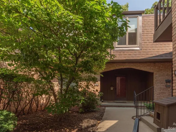 1046 Greenhills Dr, Ann Arbor, MI 48105