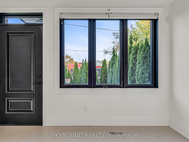 323 Mortimer Ave #B — Photo 11