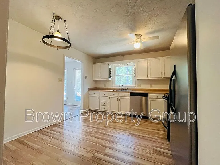 6901 Woodmark Dr — Photo 7