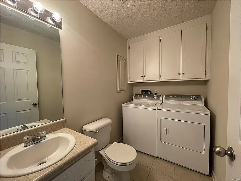 208 Wakefield Way — Photo 4