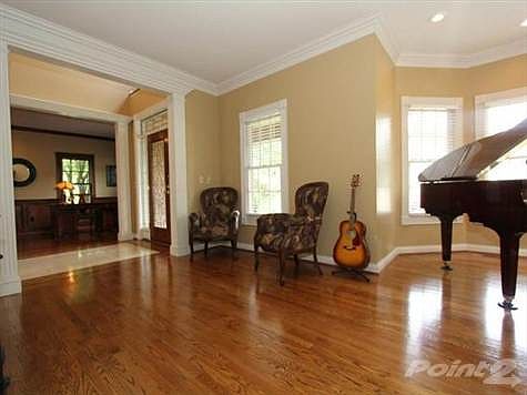 4th image of 799 Gallant Fox Ln