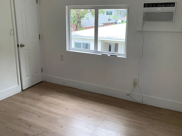 5444 NW 5th Ave #4 — Photo 7
